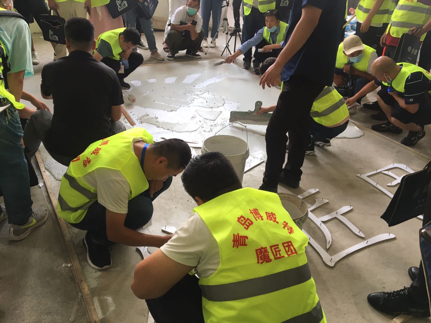 無機(jī)磨石地坪無縫施工